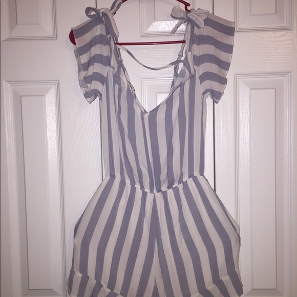 Baby blue and white romper. - Picture 4 of 6